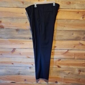 Men's Round Tree & Yorke Travel Smart Classic Black Dress Pants